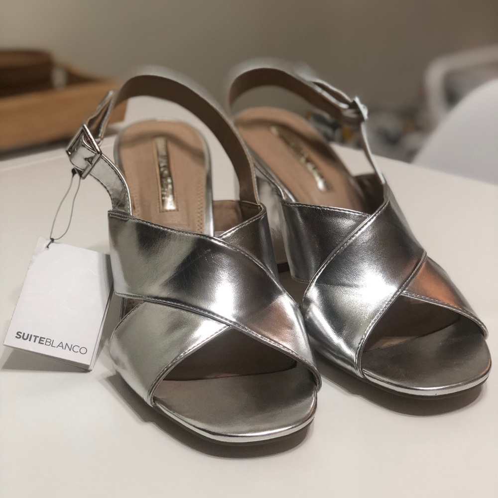 Suiteblanco silver sandals
